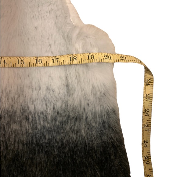 Gorgeous Ombré Faux Fur Vest Vince Camuto w/Pockets So Soft Sz XS - Picture 7 of 9